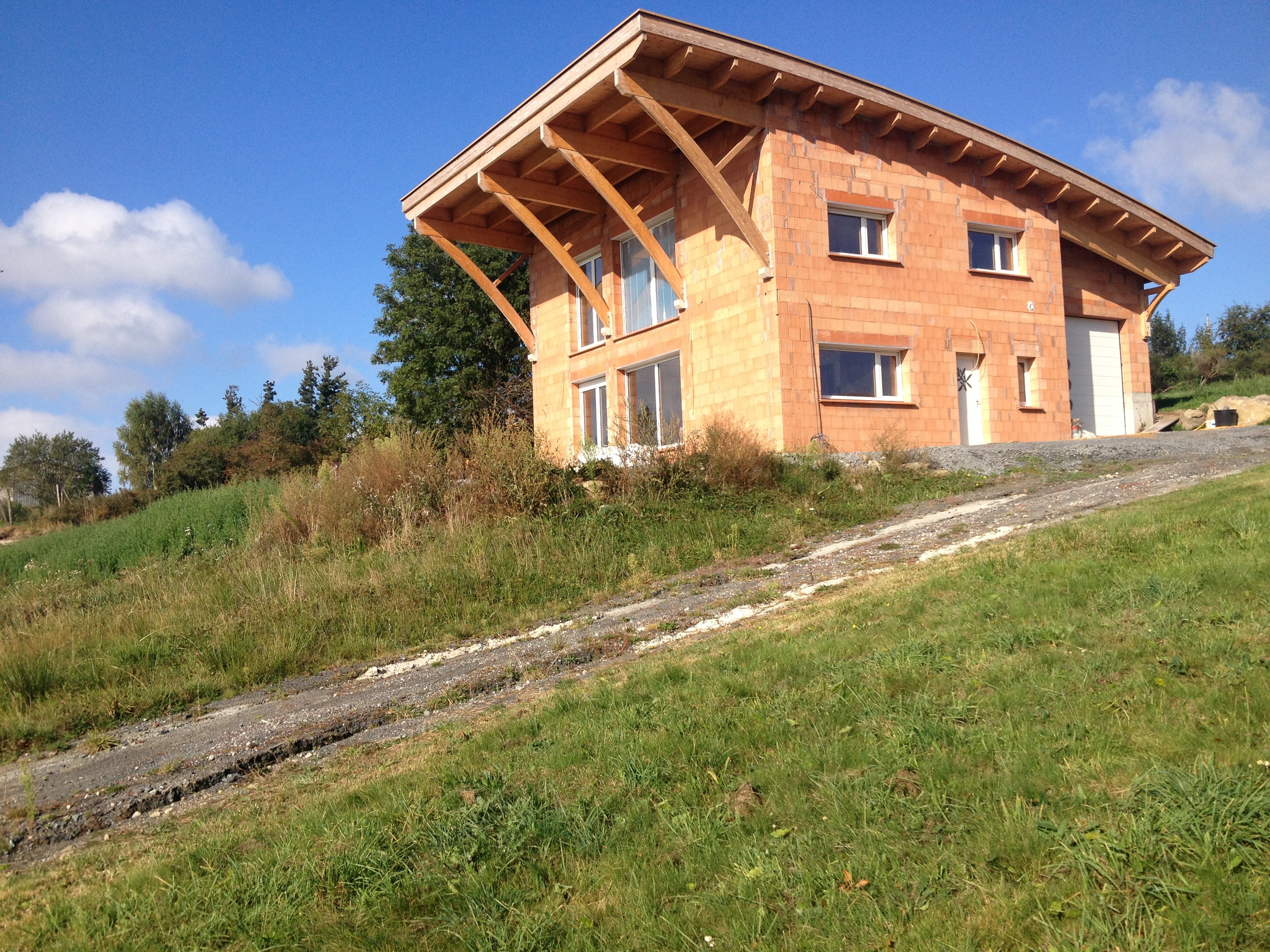 Maison en briques monomur à Allègre