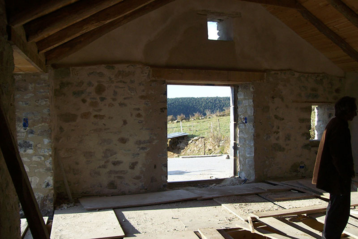 Rénovation d&#039;une maison en pierre à Saint Front