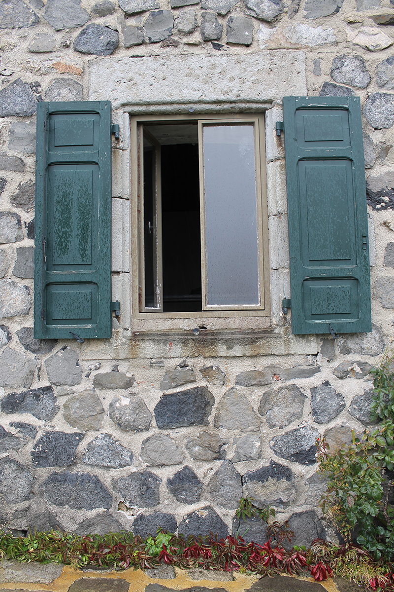 Rénovation d&#039;une maison en pierre et lauze à Sainte Eulalie