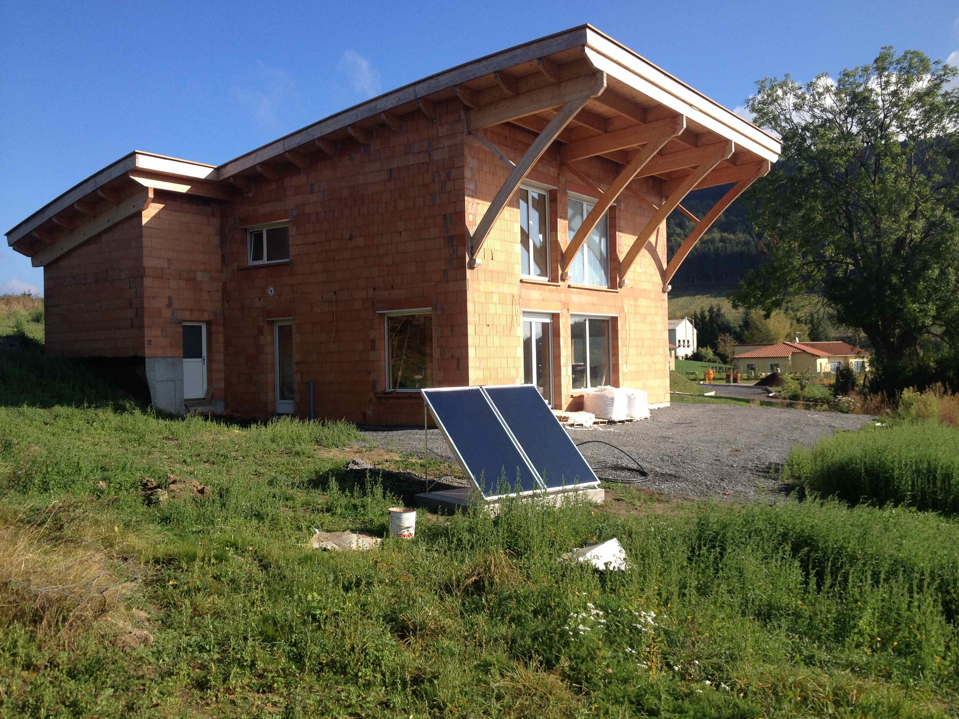 Maison en briques monomur à Allègre