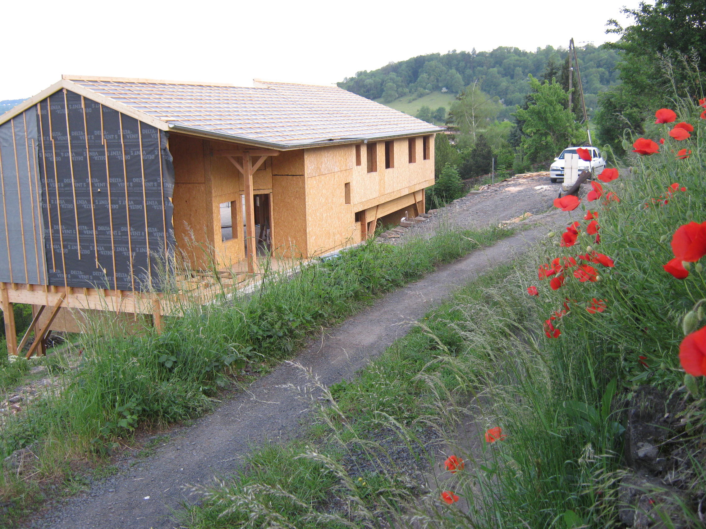 Ossature bois sur pilotis : une construction durable en Lozère