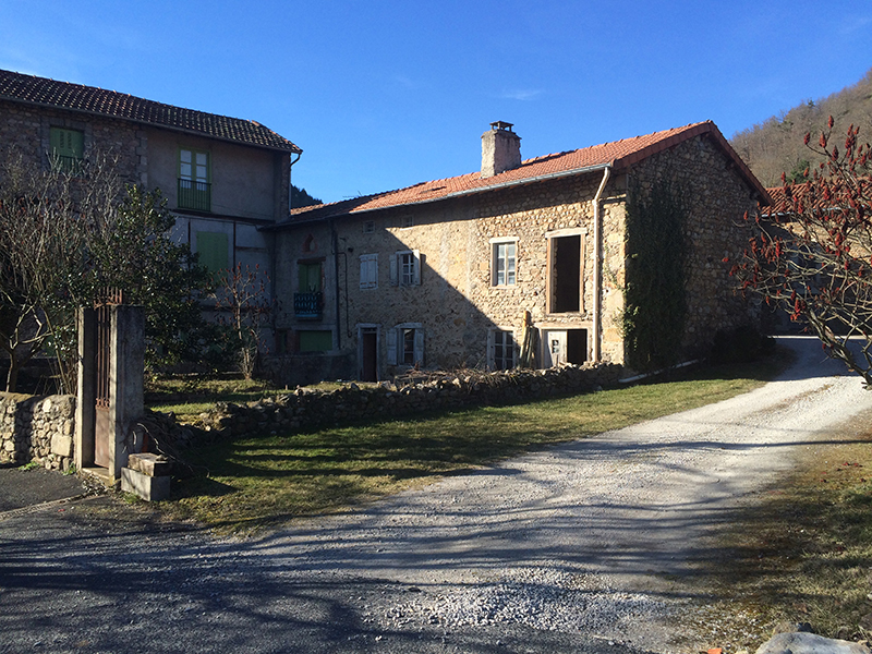 Rénovation d&#039;une maison en pierre à Vorey