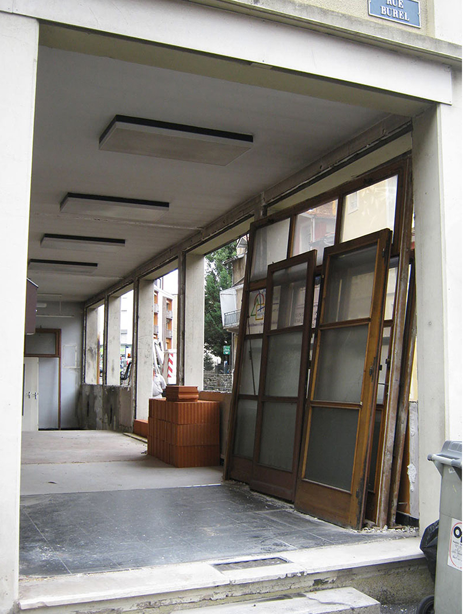 Bureaux en terre crue au Puy