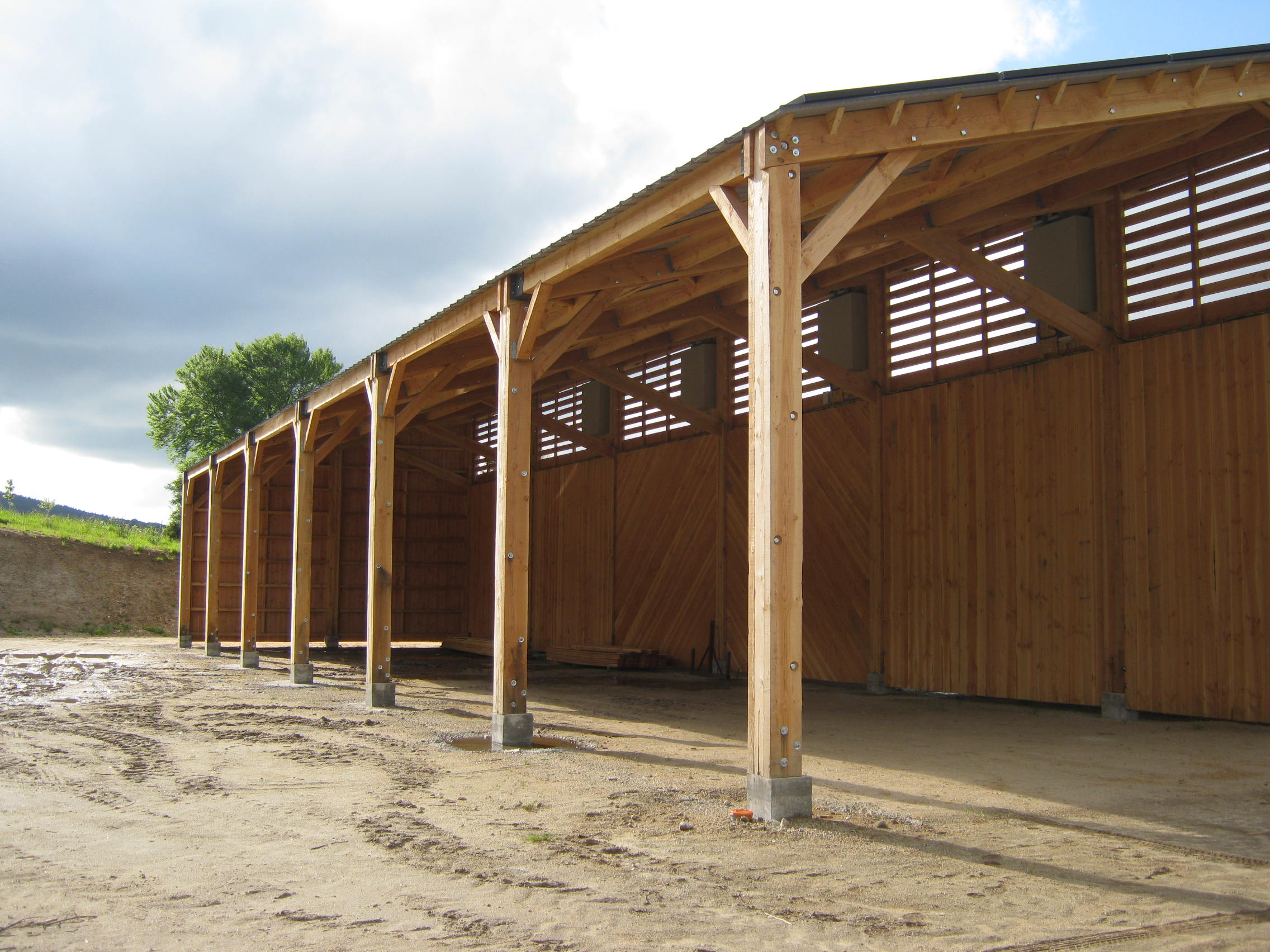 Hangar ERE 43 en bois à Le Mazet Saint Voy