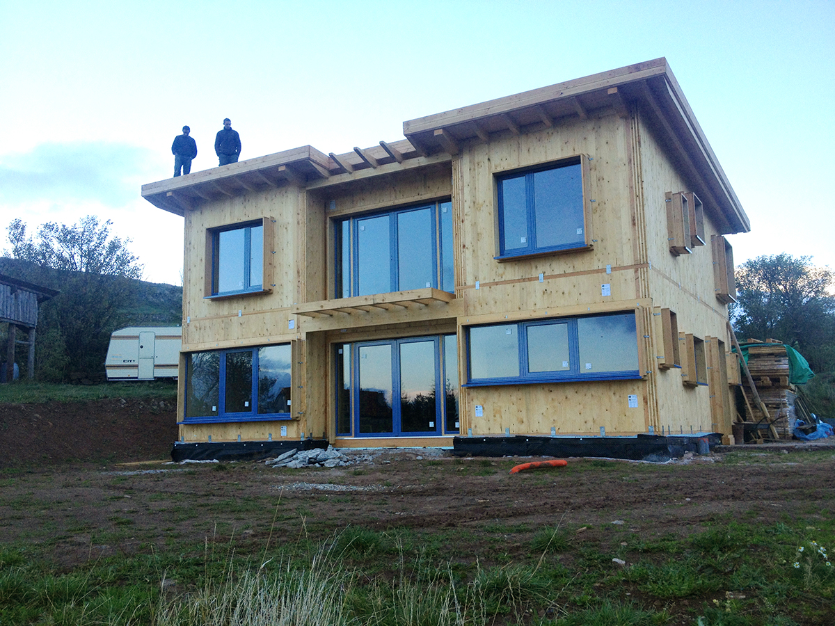 Maison en bois à Laussonne