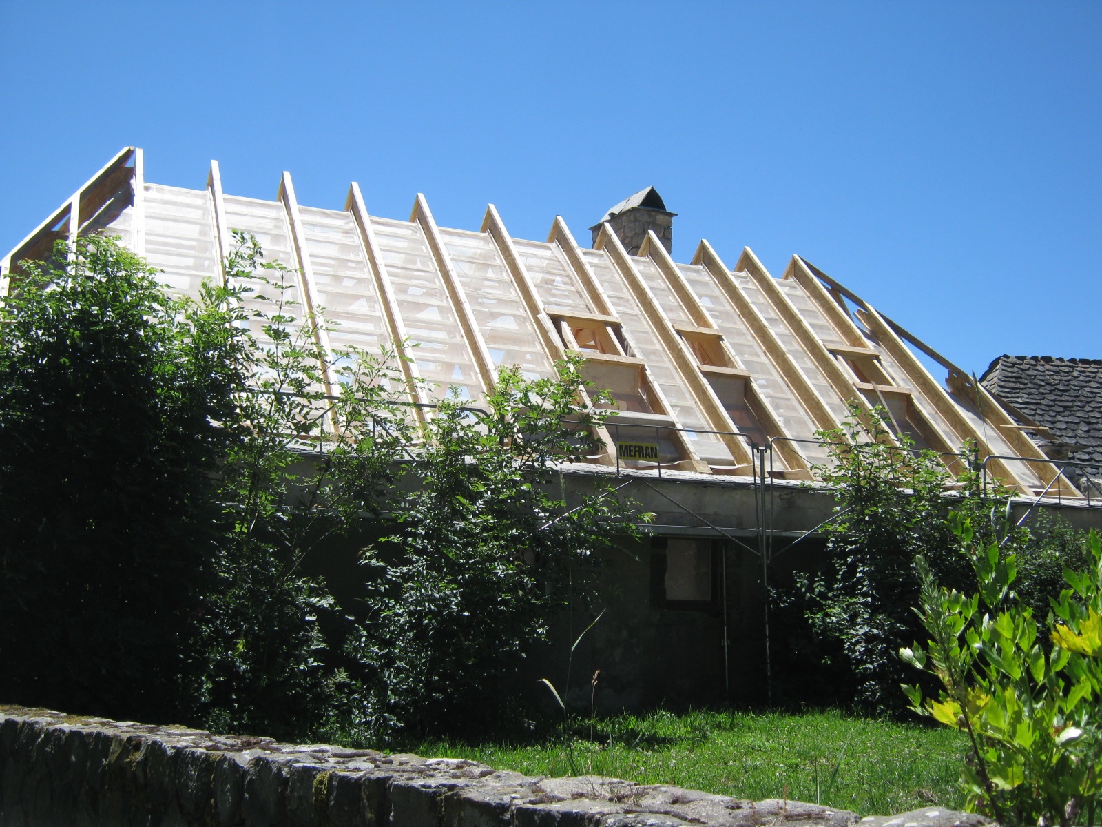 Rénovation d&#039;une maison en pierre et lauze à Sainte Eulalie