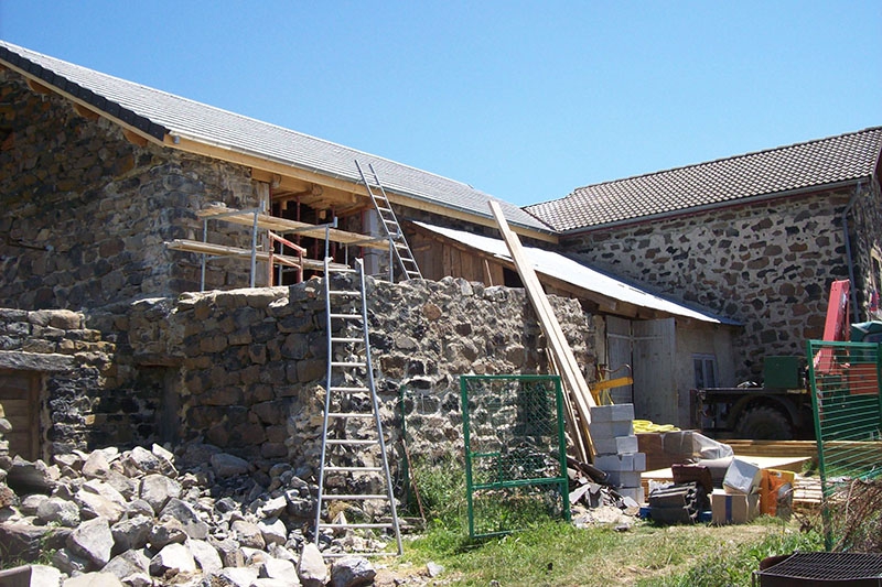 Rénovation d&#039;une grange en maison à Saint Front