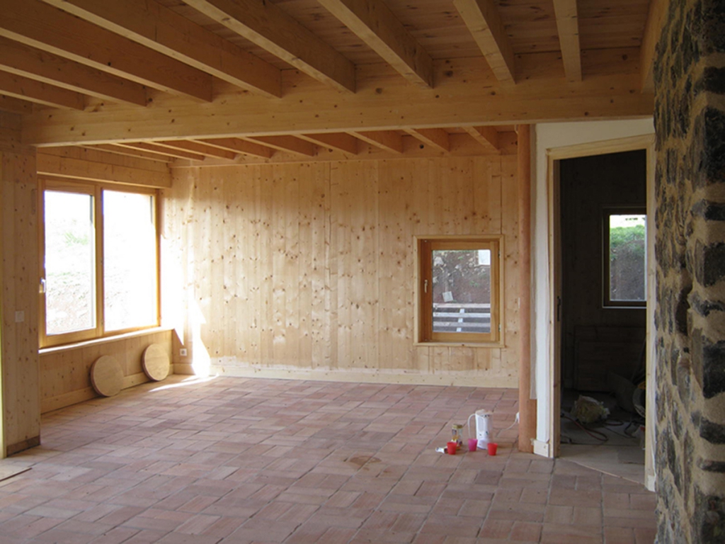 Maison en bois à Laussonne