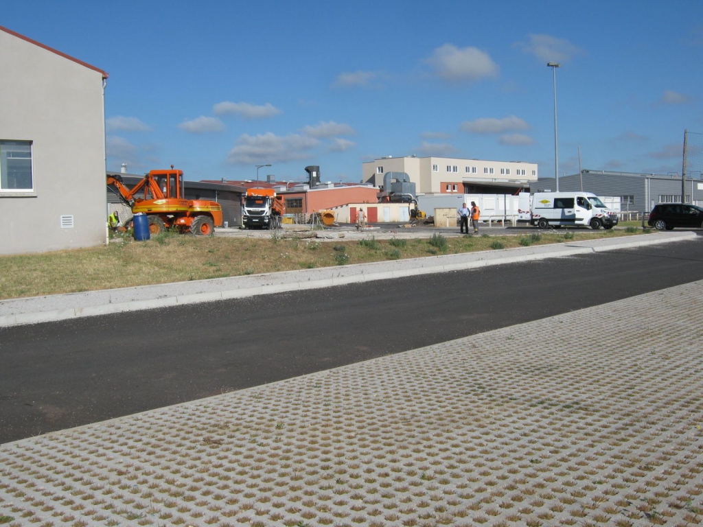 Construction d&#039;un abri bois pour CFA à Bains