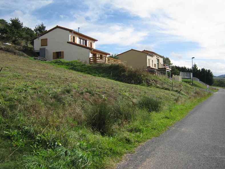 Maison à ossature bois et paille à Mazeyrat d'Allier