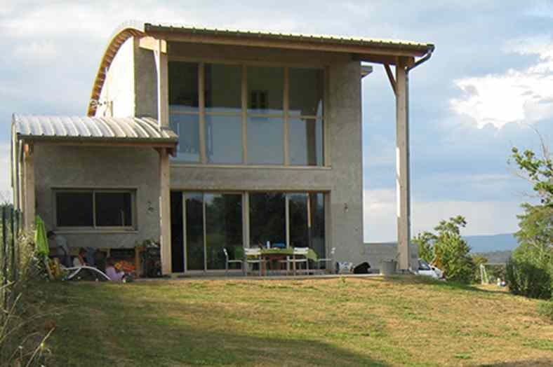 Maison en béton de chanvre banché