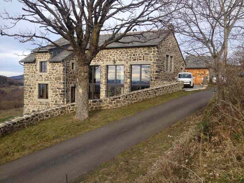 Maison en pierre et lauze à Saint Front