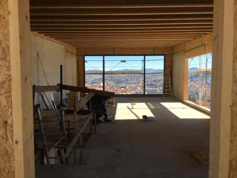 Une maison qui s'ouvre sur une vue imprenable sur le Puy-en-Velay