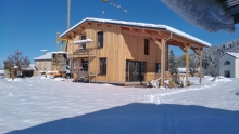 Chantier d'hiver. Le soleil suffit si la conception est bioclimatique