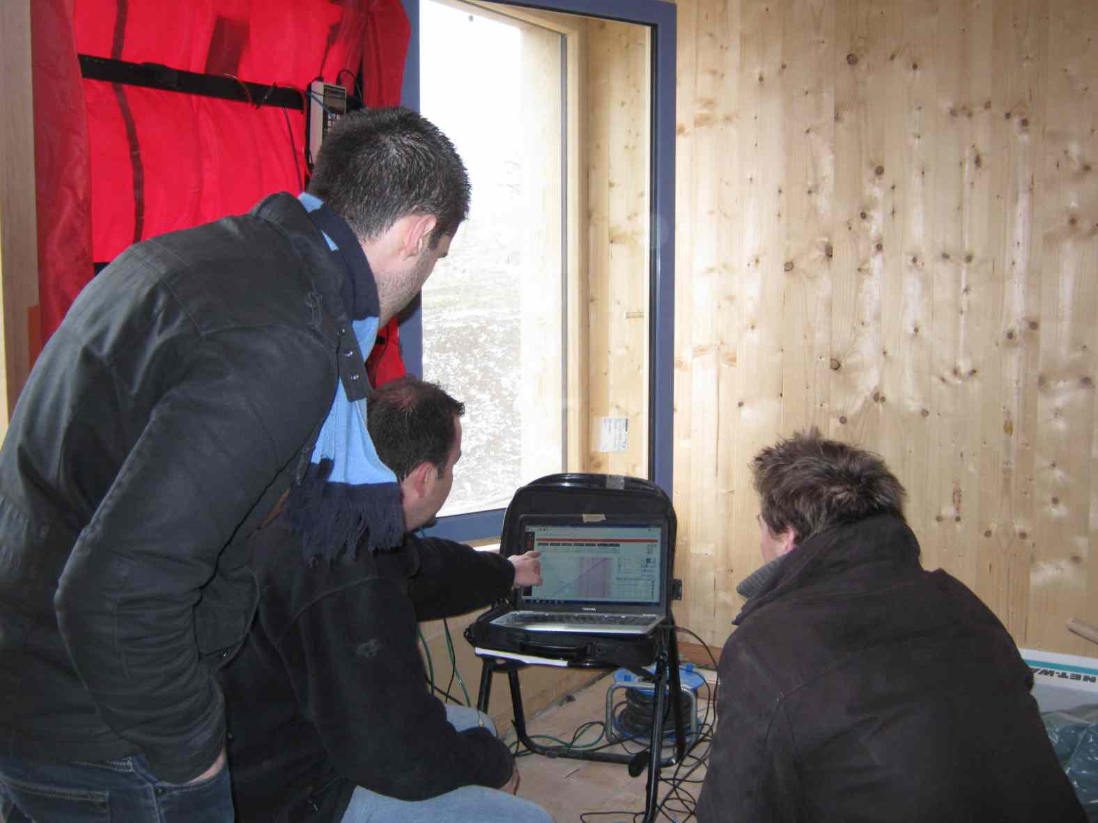 Test d'infiltrométrie sur notre chantier en bois massif