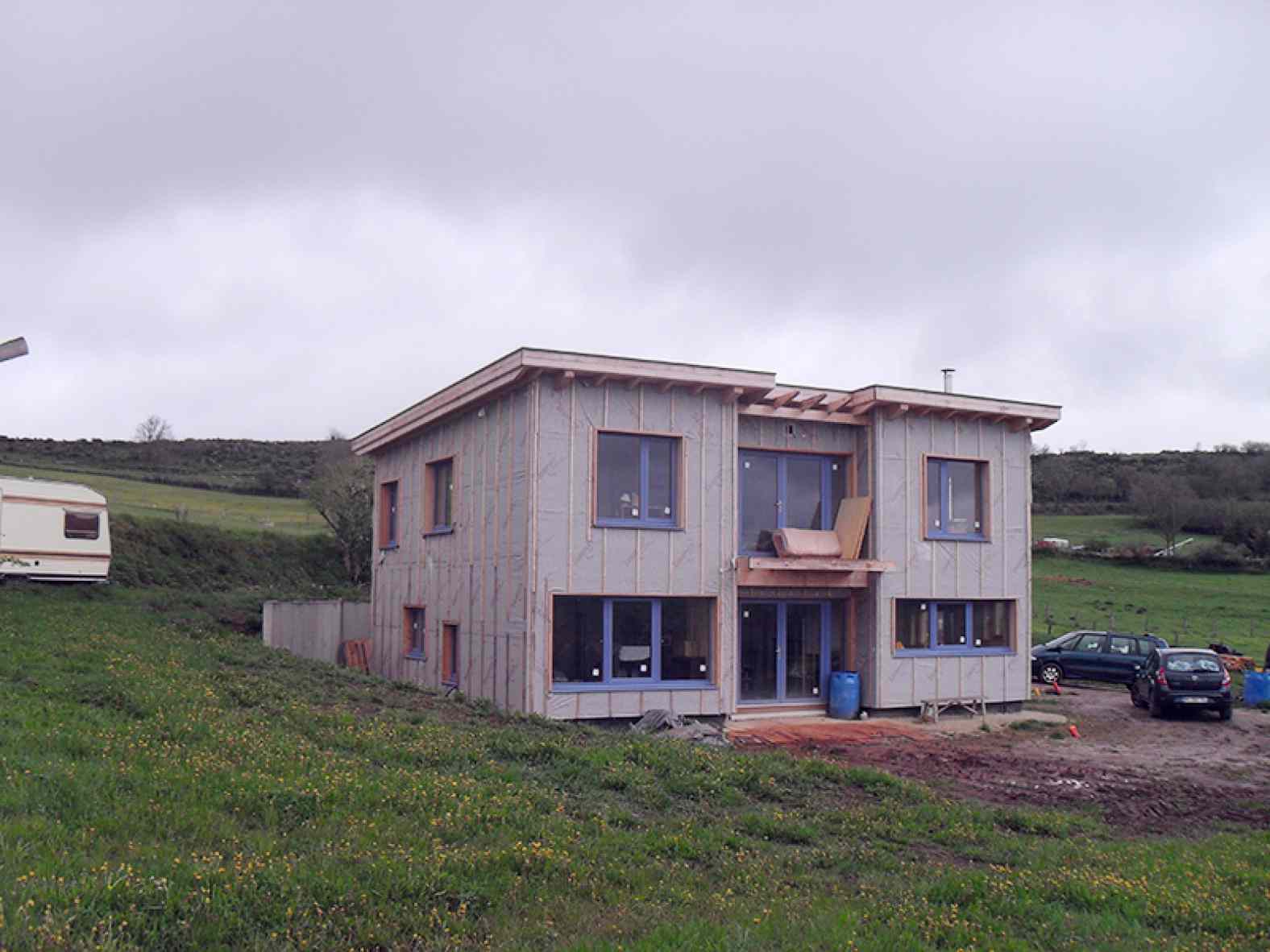 Maison sans chauffage central à Laussonne