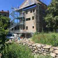 Façade Est avec le nouvel escalier métallique et la terrasse privée